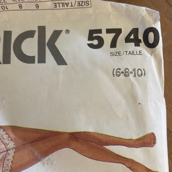 Vintage Buttons and Pattern - Picture 3 of 11